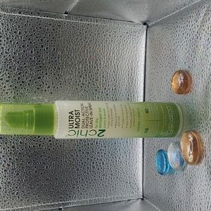 Giovanni 2chic Ultra Moist Leave In Spray 4.0 fl oz NEW